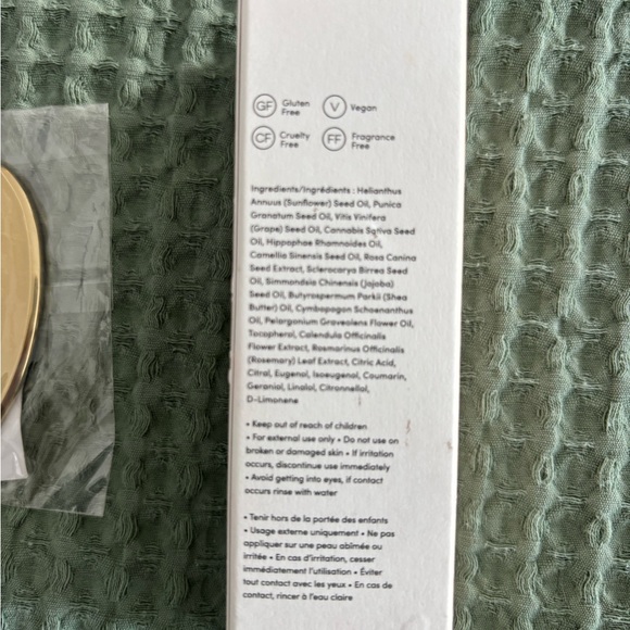 Uncommon James Gold Face Oil Tool - Picture 2 of 3